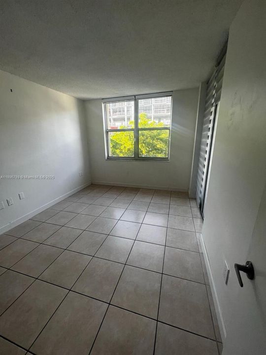 For Sale: $199,900 (2 beds, 2 baths, 1213 Square Feet)