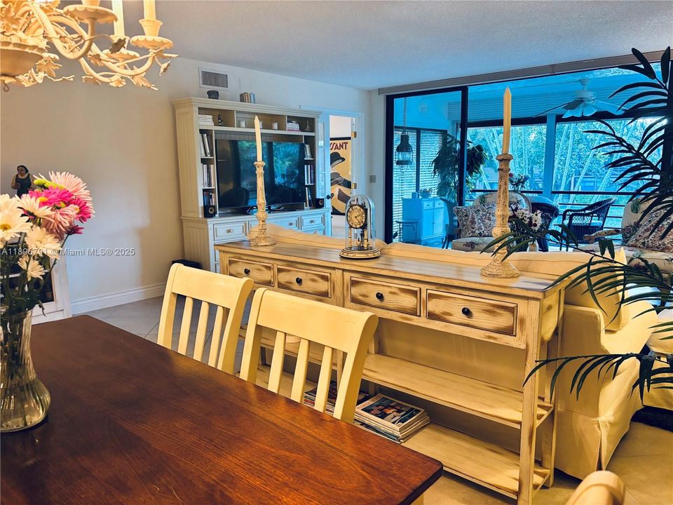 For Sale: $319,000 (2 beds, 2 baths, 1380 Square Feet)