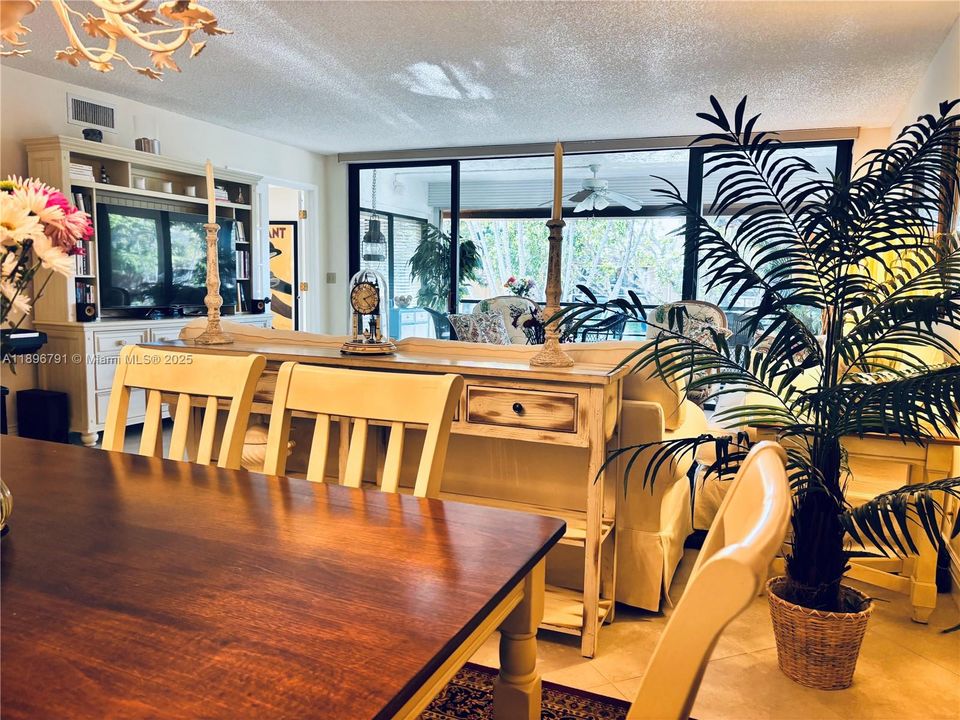 For Sale: $319,000 (2 beds, 2 baths, 1380 Square Feet)