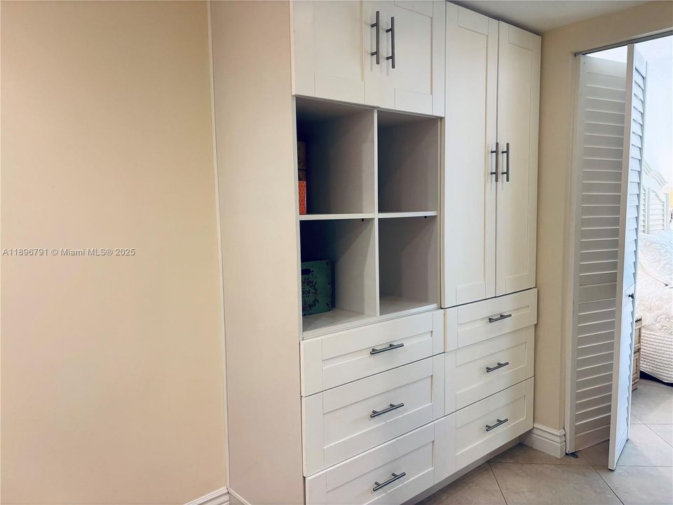 For Sale: $319,000 (2 beds, 2 baths, 1380 Square Feet)