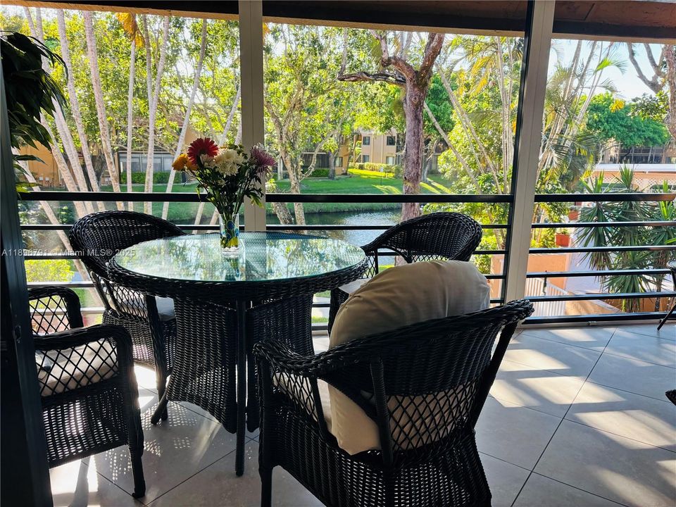 For Sale: $319,000 (2 beds, 2 baths, 1380 Square Feet)