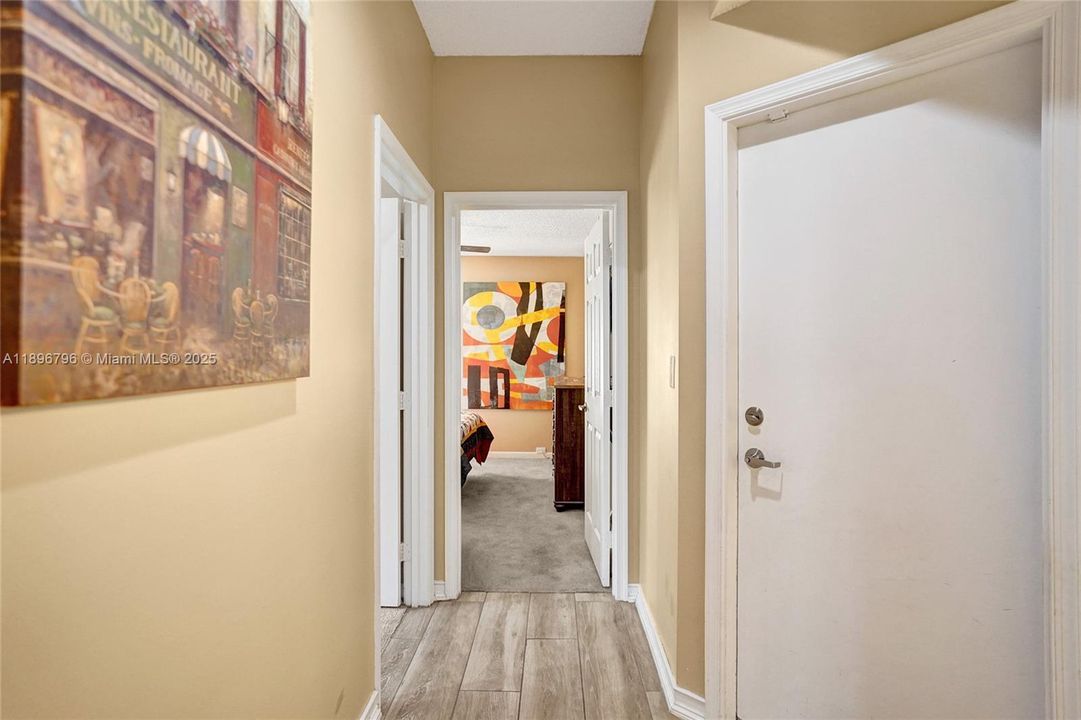 合同活跃: $460,000 (3 贝兹, 2 浴室, 1292 平方英尺)