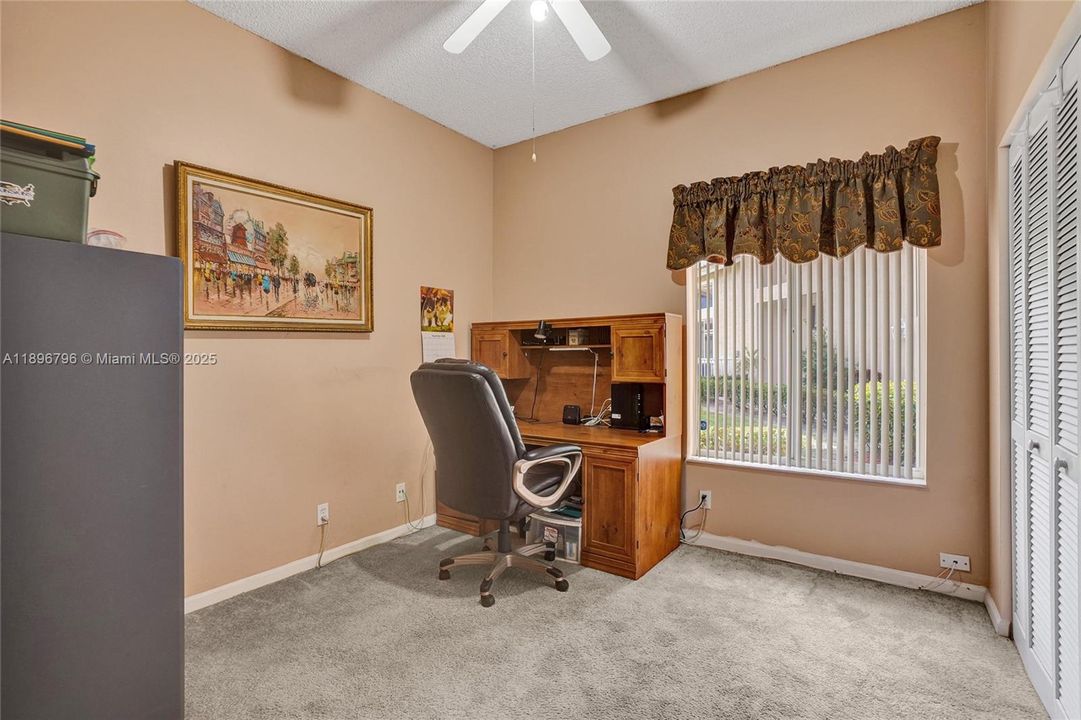 合同活跃: $460,000 (3 贝兹, 2 浴室, 1292 平方英尺)