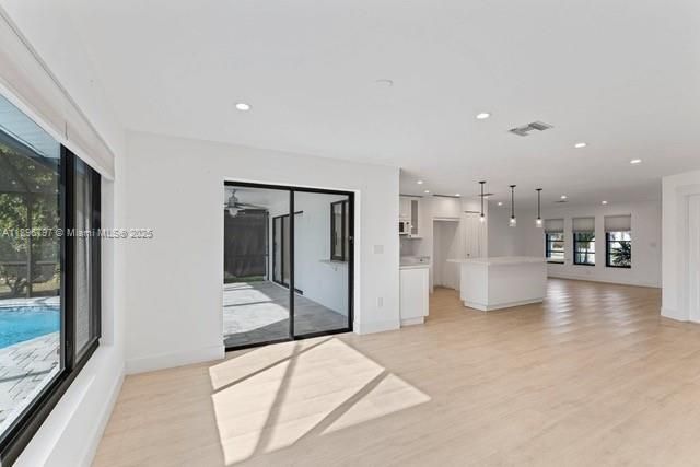 For Sale: $469,900 (3 beds, 2 baths, 1616 Square Feet)