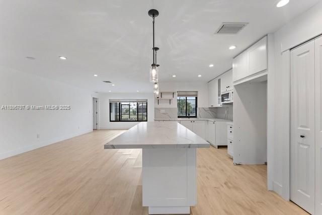 For Sale: $469,900 (3 beds, 2 baths, 1616 Square Feet)