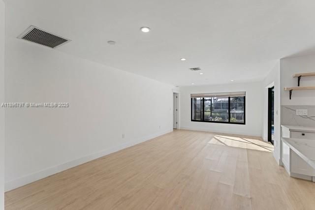 For Sale: $469,900 (3 beds, 2 baths, 1616 Square Feet)