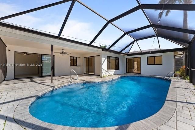 For Sale: $469,900 (3 beds, 2 baths, 1616 Square Feet)