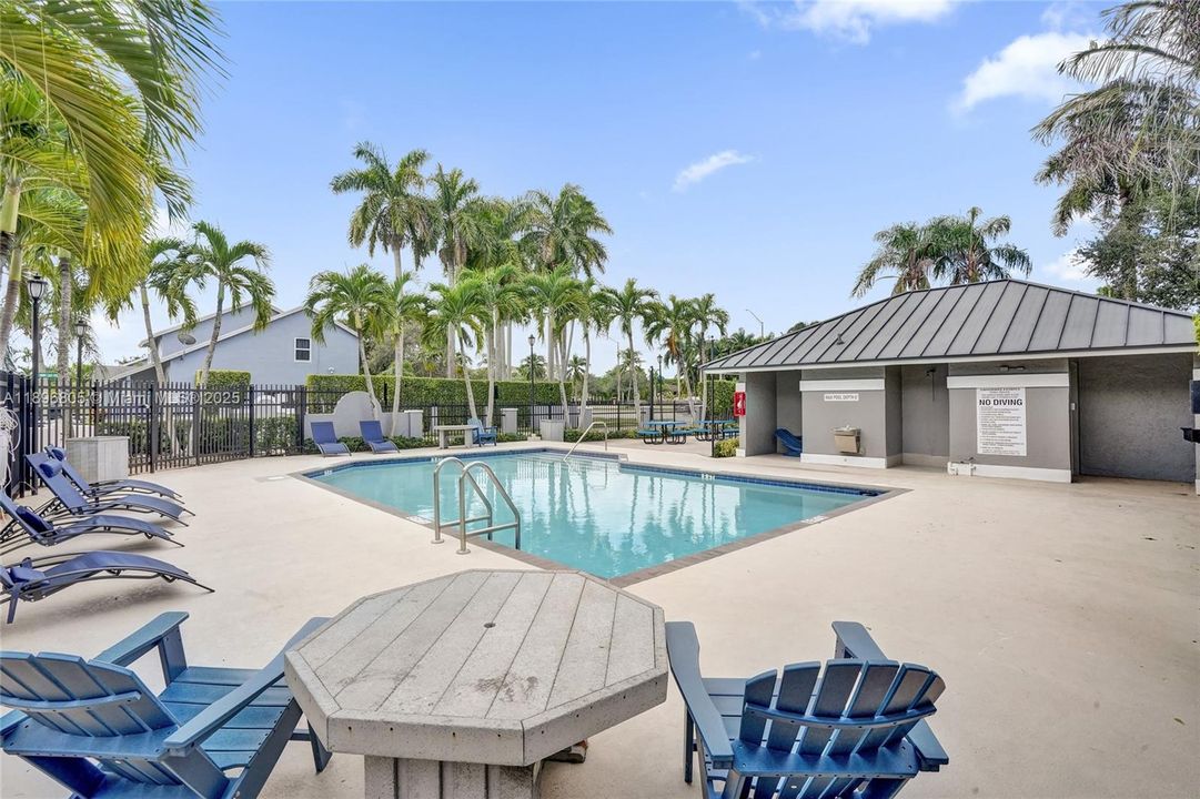 Recently Sold: $610,000 (4 beds, 2 baths, 1876 Square Feet)