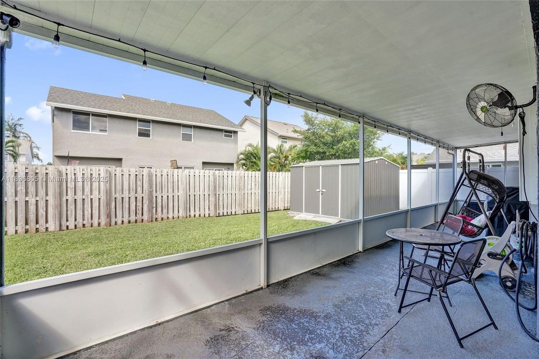 Recently Sold: $610,000 (4 beds, 2 baths, 1876 Square Feet)