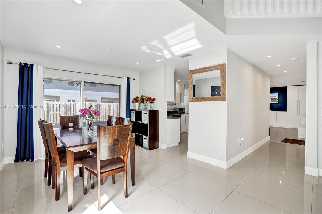 Recently Sold: $610,000 (4 beds, 2 baths, 1876 Square Feet)