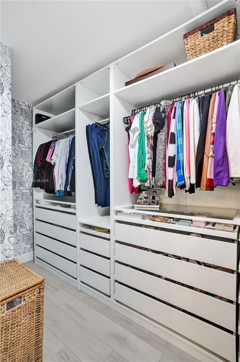 Recently Sold: $610,000 (4 beds, 2 baths, 1876 Square Feet)