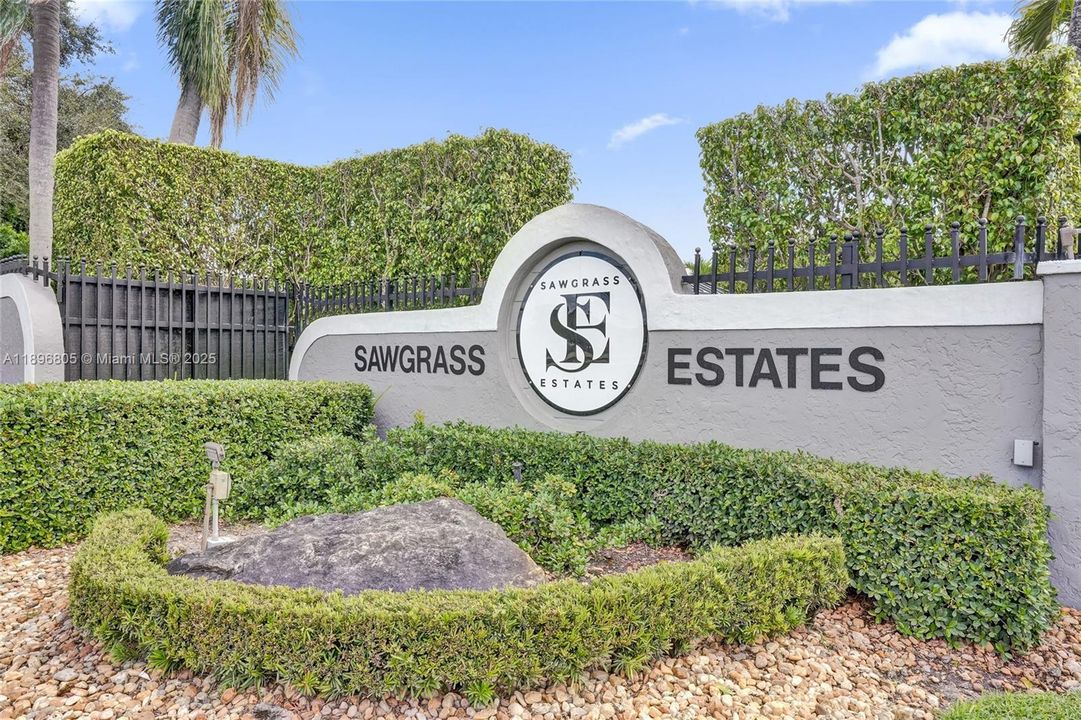 Recently Sold: $610,000 (4 beds, 2 baths, 1876 Square Feet)