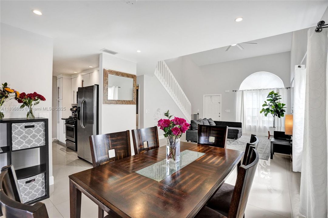 Recently Sold: $610,000 (4 beds, 2 baths, 1876 Square Feet)