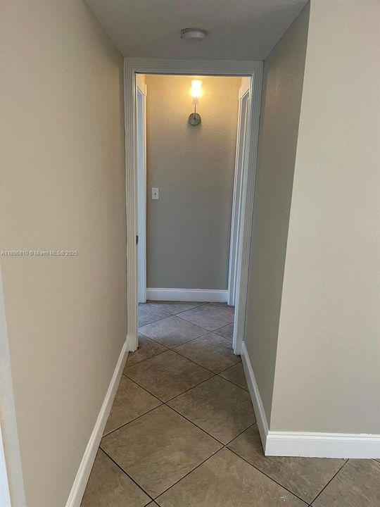 Recientemente alquilado: $1,950 (2 camas, 1 baños, 914 Pies cuadrados)