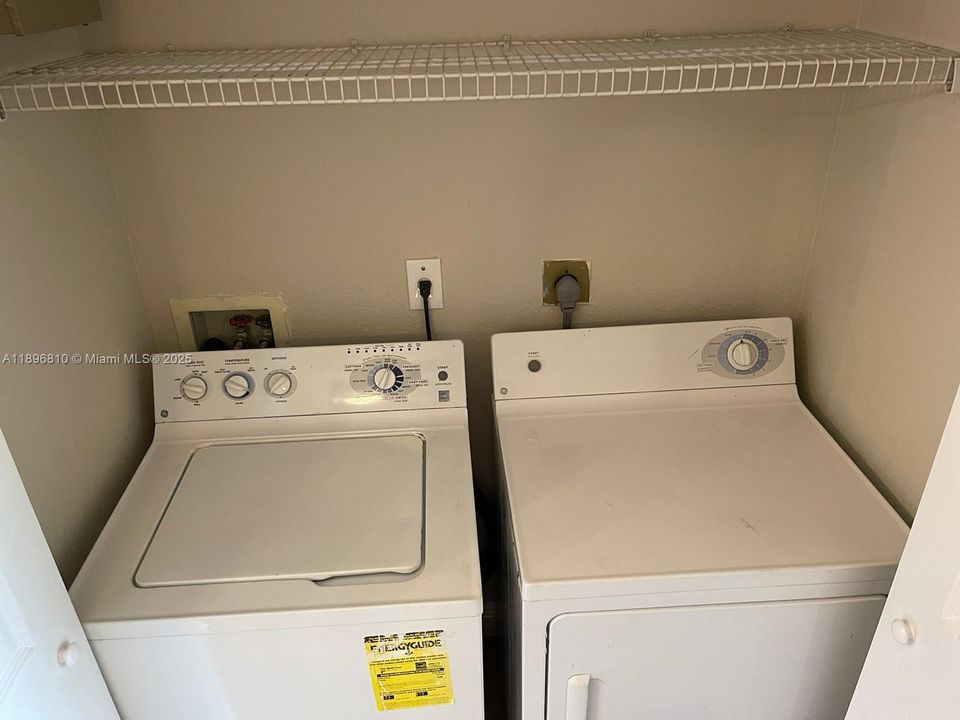 Recientemente alquilado: $1,950 (2 camas, 1 baños, 914 Pies cuadrados)