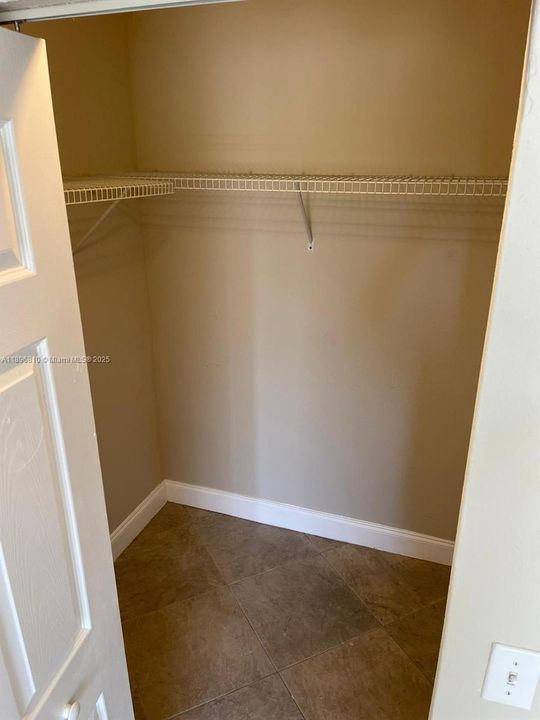 Recientemente alquilado: $1,950 (2 camas, 1 baños, 914 Pies cuadrados)