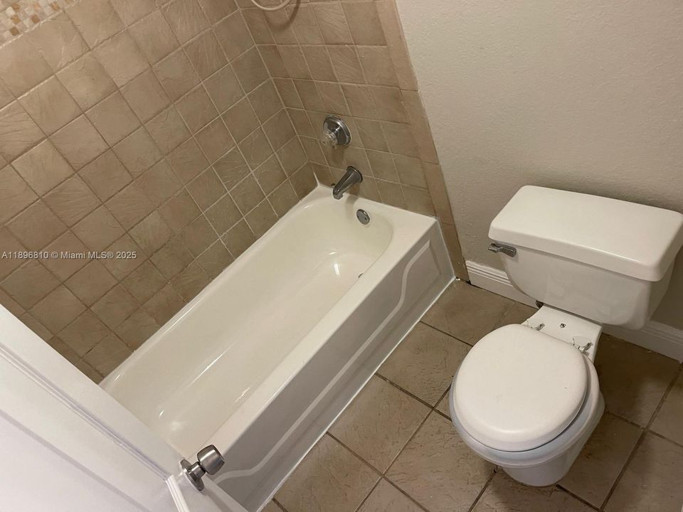 Recientemente alquilado: $1,950 (2 camas, 1 baños, 914 Pies cuadrados)