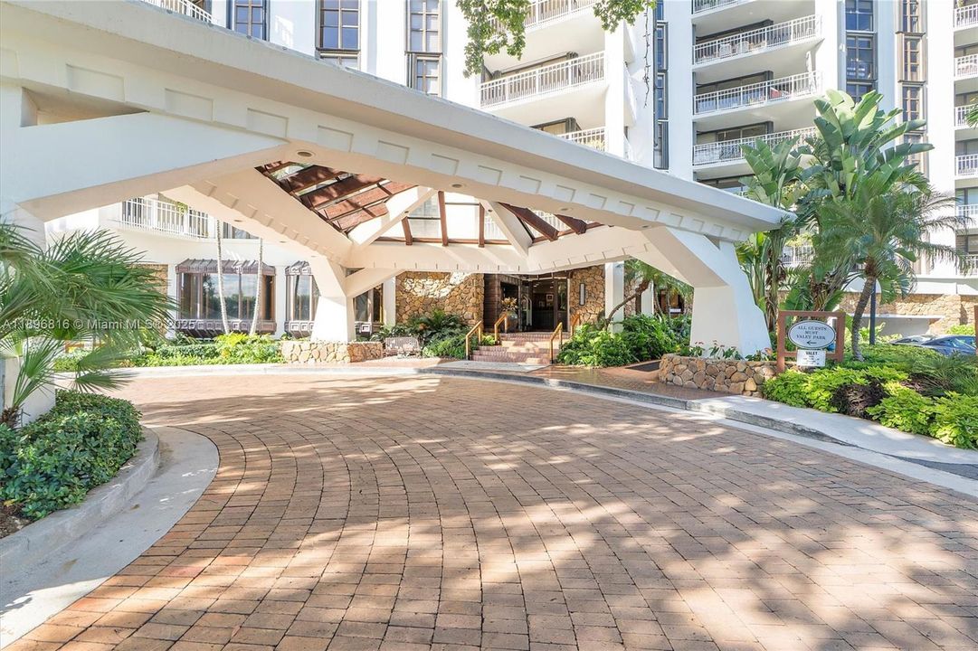 For Sale: $450,000 (3 beds, 2 baths, 1816 Square Feet)