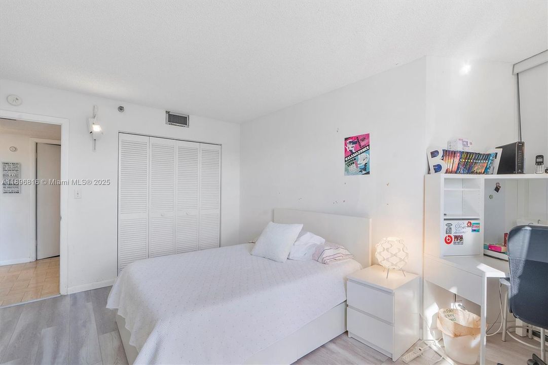 For Sale: $450,000 (3 beds, 2 baths, 1816 Square Feet)