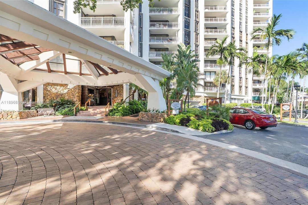 For Sale: $450,000 (3 beds, 2 baths, 1816 Square Feet)