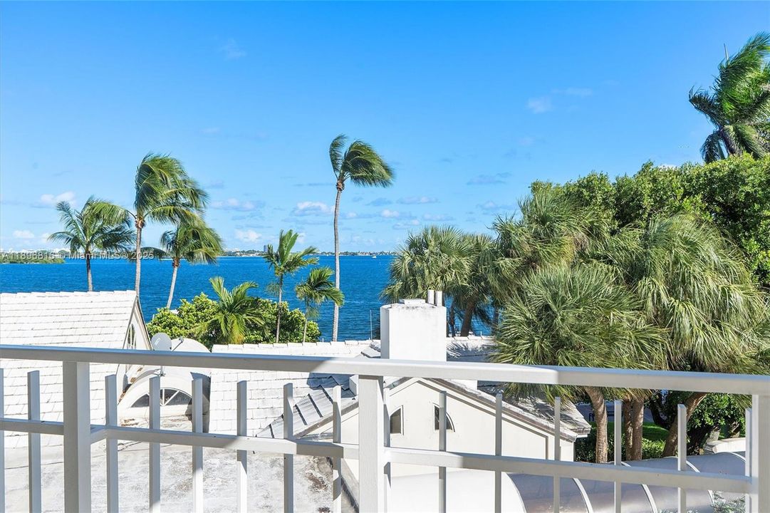 For Sale: $450,000 (3 beds, 2 baths, 1816 Square Feet)