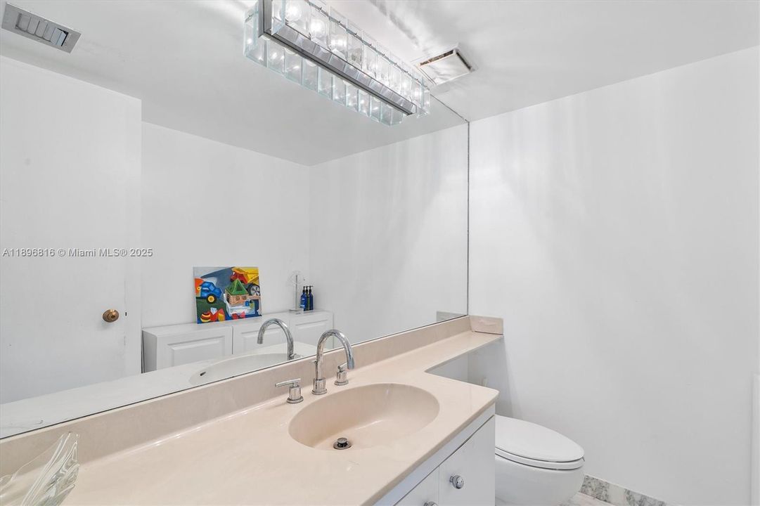 For Sale: $450,000 (3 beds, 2 baths, 1816 Square Feet)