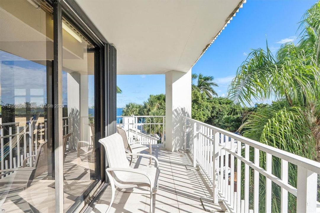 For Sale: $450,000 (3 beds, 2 baths, 1816 Square Feet)