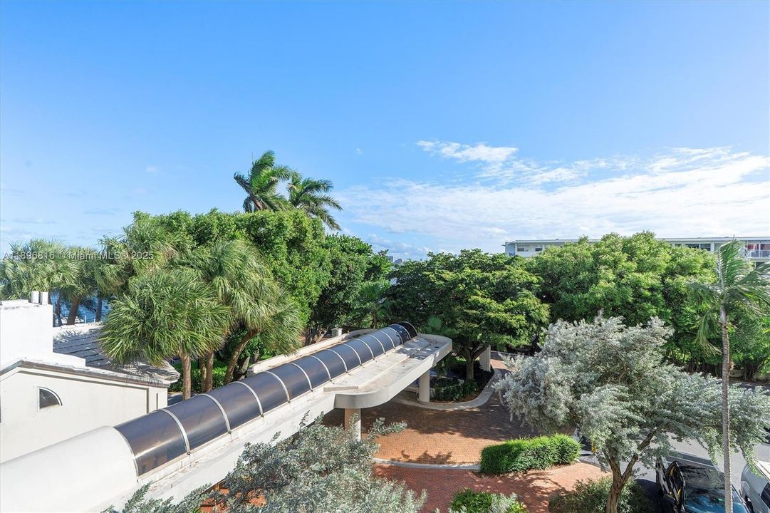 For Sale: $450,000 (3 beds, 2 baths, 1816 Square Feet)