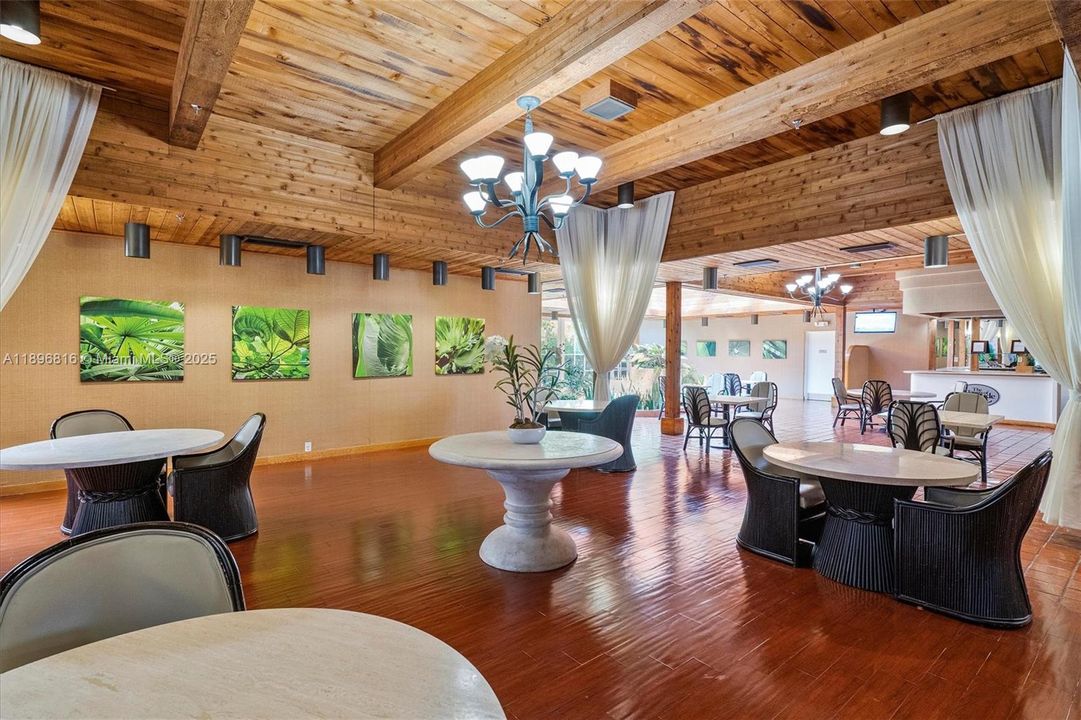 For Sale: $450,000 (3 beds, 2 baths, 1816 Square Feet)