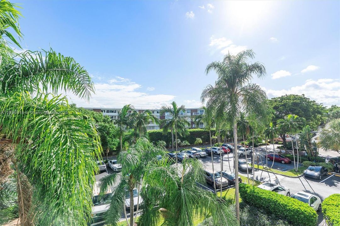 For Sale: $450,000 (3 beds, 2 baths, 1816 Square Feet)