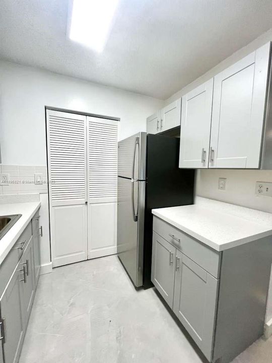 BRAND NEW KITCHEN & APPLIANCES