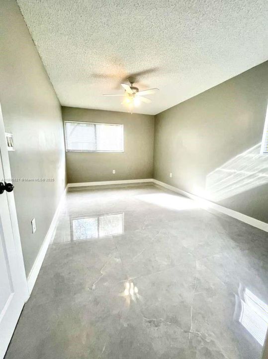 LARGE 2ND BEDROOM