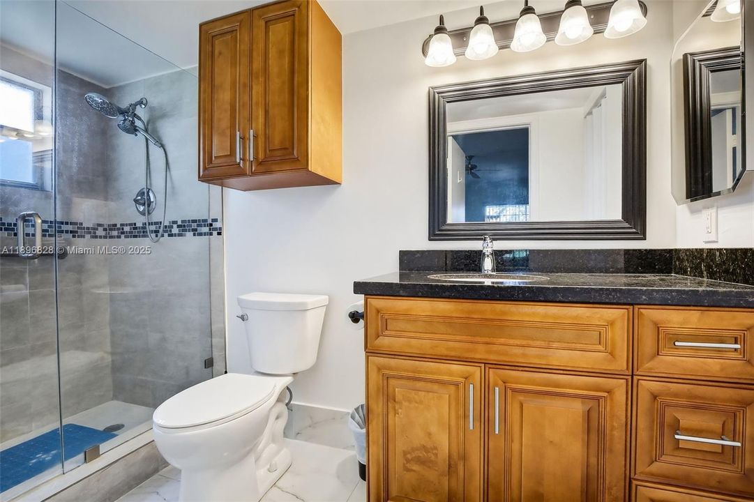 Vendido Recientemente: $179,900 (2 camas, 2 baños, 1166 Pies cuadrados)