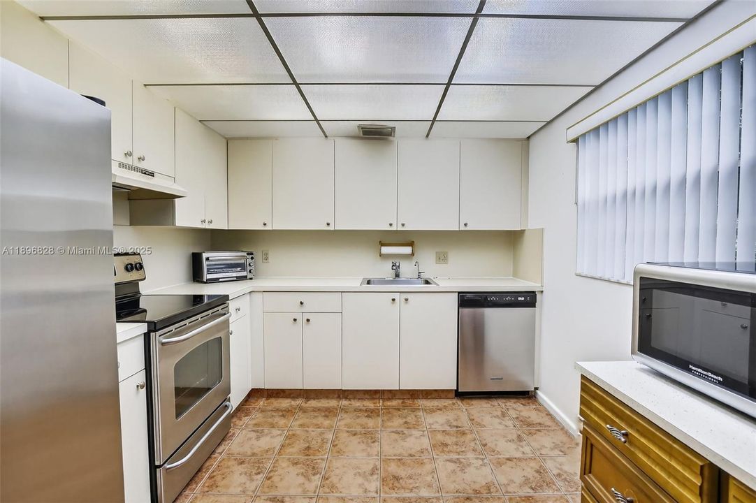 Vendido Recientemente: $179,900 (2 camas, 2 baños, 1166 Pies cuadrados)