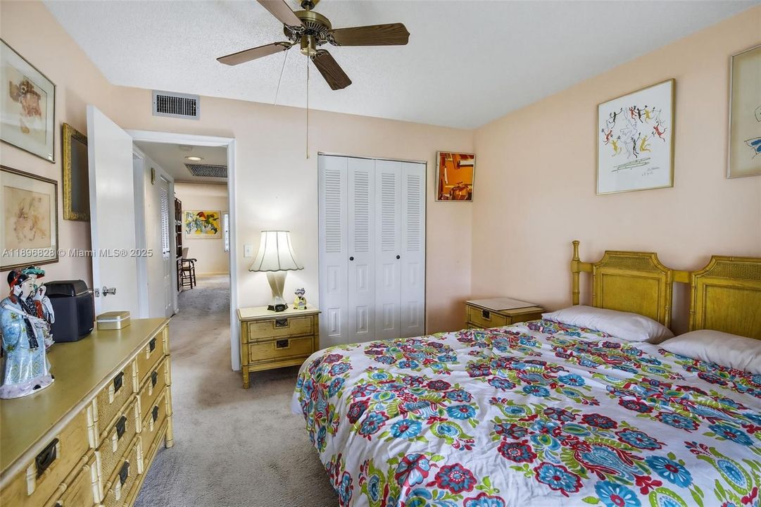 Vendido Recientemente: $179,900 (2 camas, 2 baños, 1166 Pies cuadrados)