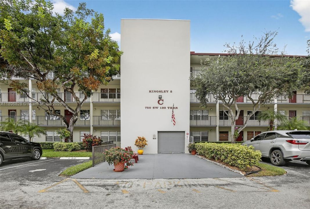 Vendido Recientemente: $179,900 (2 camas, 2 baños, 1166 Pies cuadrados)