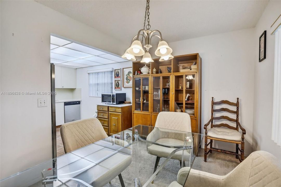 Vendido Recientemente: $179,900 (2 camas, 2 baños, 1166 Pies cuadrados)