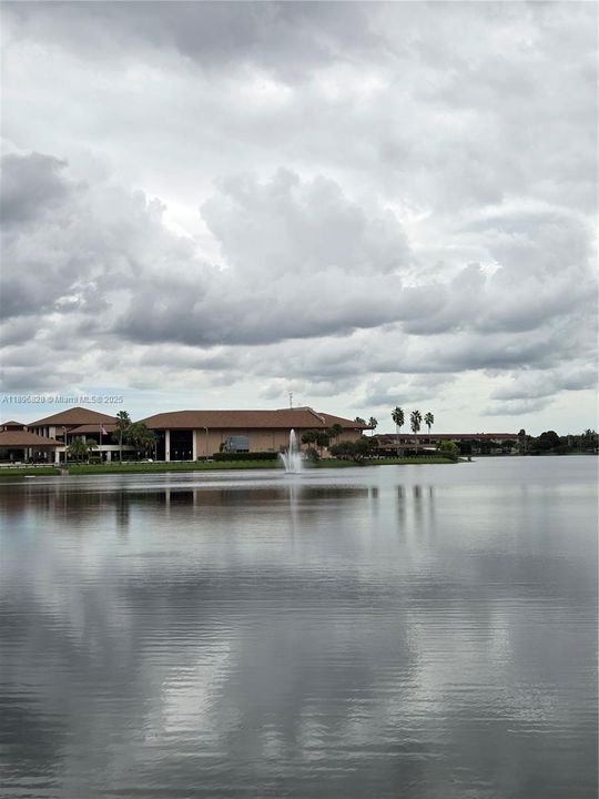 Vendido Recientemente: $179,900 (2 camas, 2 baños, 1166 Pies cuadrados)