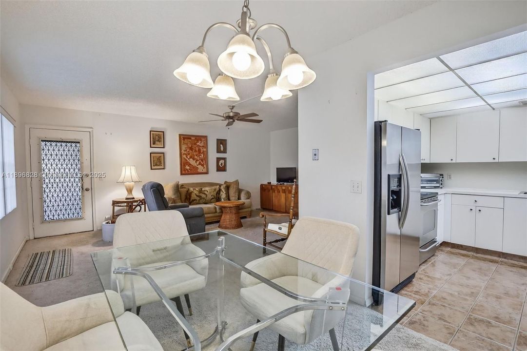 Vendido Recientemente: $179,900 (2 camas, 2 baños, 1166 Pies cuadrados)