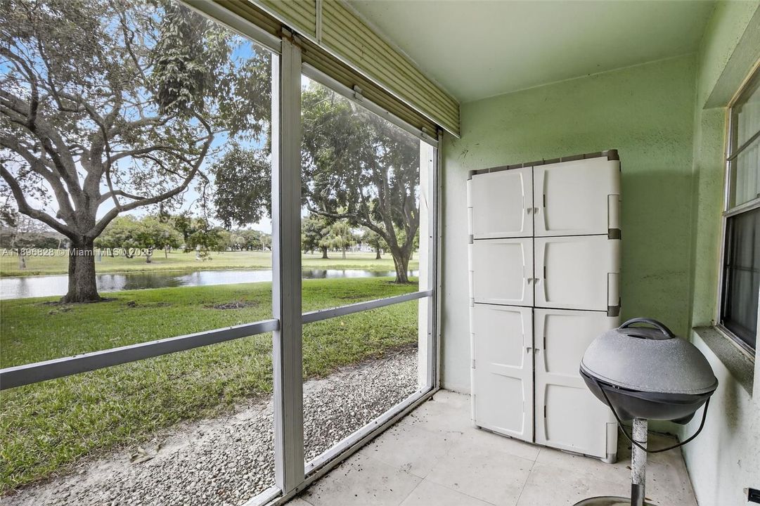 Vendido Recientemente: $179,900 (2 camas, 2 baños, 1166 Pies cuadrados)