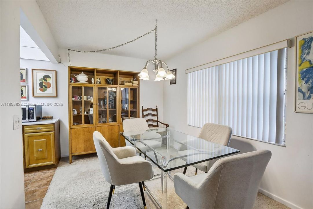 Vendido Recientemente: $179,900 (2 camas, 2 baños, 1166 Pies cuadrados)