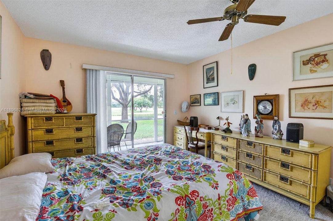 Vendido Recientemente: $179,900 (2 camas, 2 baños, 1166 Pies cuadrados)