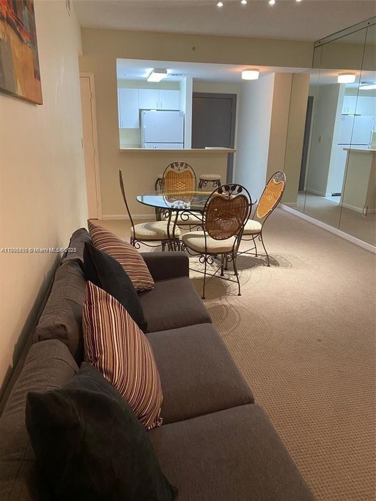 For Rent: $2,500 (1 beds, 1 baths, 640 Square Feet)