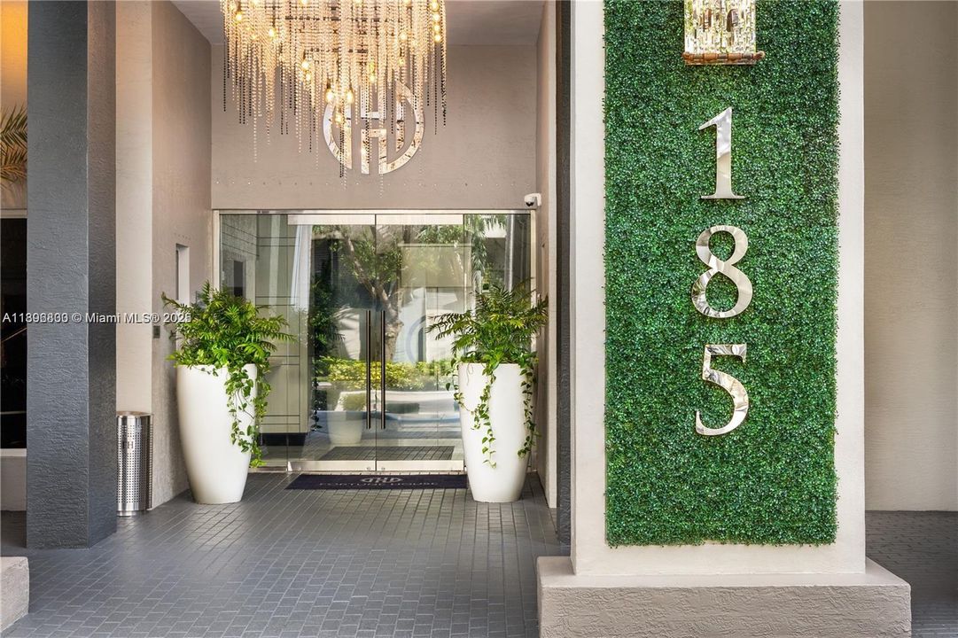 For Rent: $2,500 (1 beds, 1 baths, 640 Square Feet)