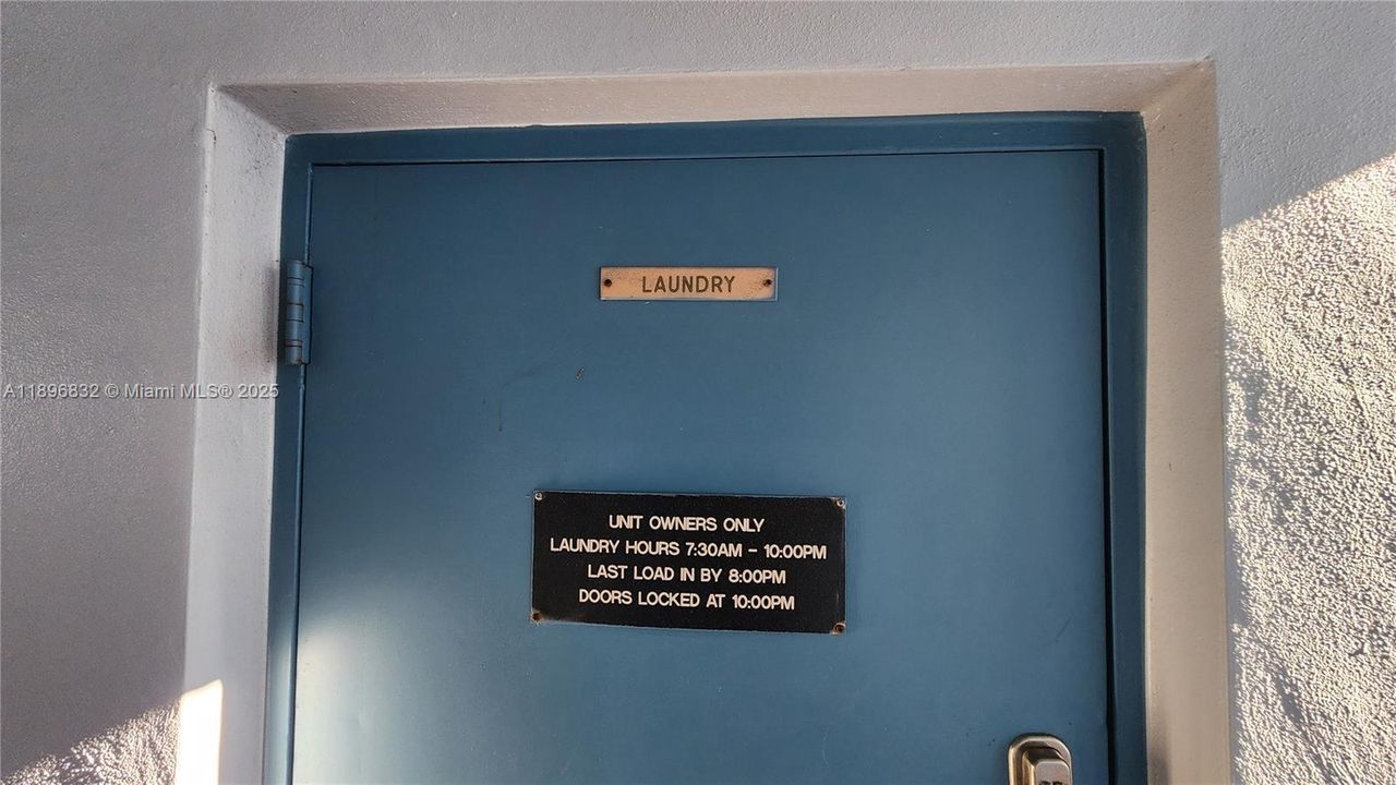 For Sale: $220,000 (2 beds, 2 baths, 899 Square Feet)