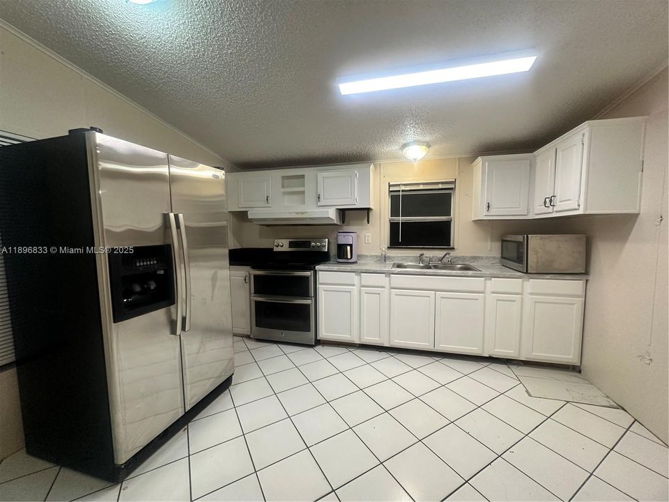 En Renta: $2,250 (3 camas, 2 baños, 1092 Pies cuadrados)