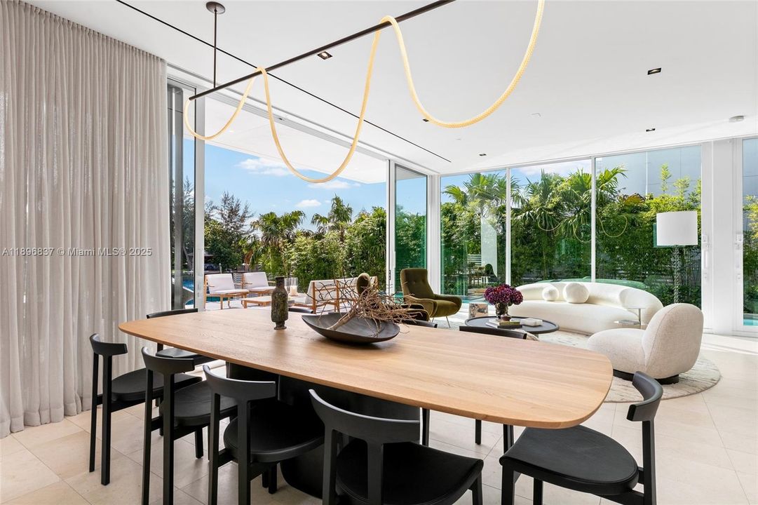 En Venta: $8,799,000 (4 camas, 4 baños, 4761 Pies cuadrados)