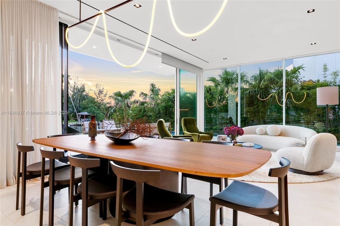 En Venta: $8,799,000 (4 camas, 4 baños, 4761 Pies cuadrados)