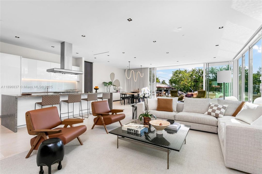 En Venta: $8,799,000 (4 camas, 4 baños, 4761 Pies cuadrados)