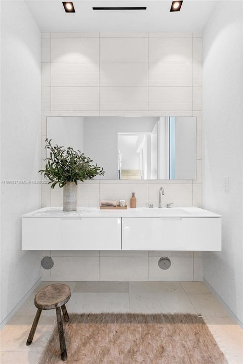 En Venta: $8,799,000 (4 camas, 4 baños, 4761 Pies cuadrados)